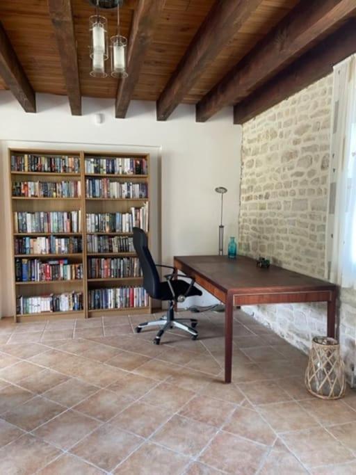 The Charming Private Farmhouse At La Grenouillere Puyreaux Exterior photo