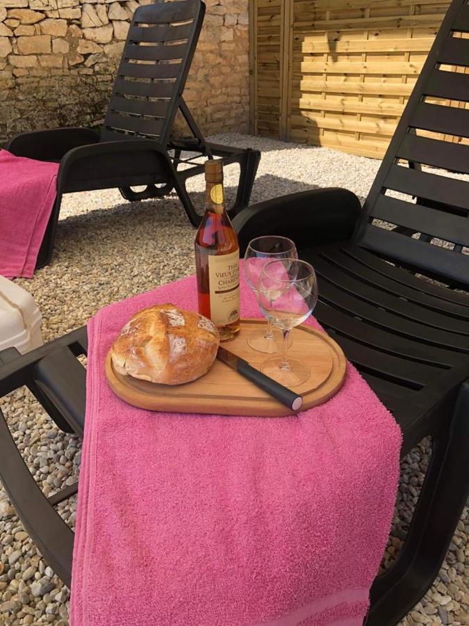 The Charming Private Farmhouse At La Grenouillere Puyreaux Exterior photo